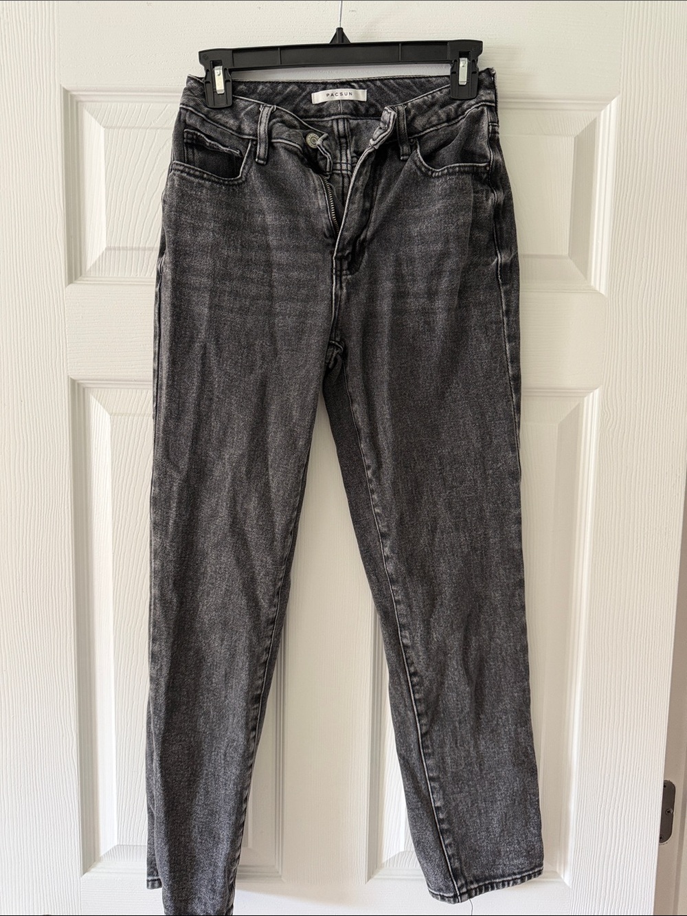 PacSun Women's Straight-Leg Jeans in Faded Black